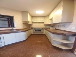 #82 - Casa em condomínio para Venda em Taubaté - SP